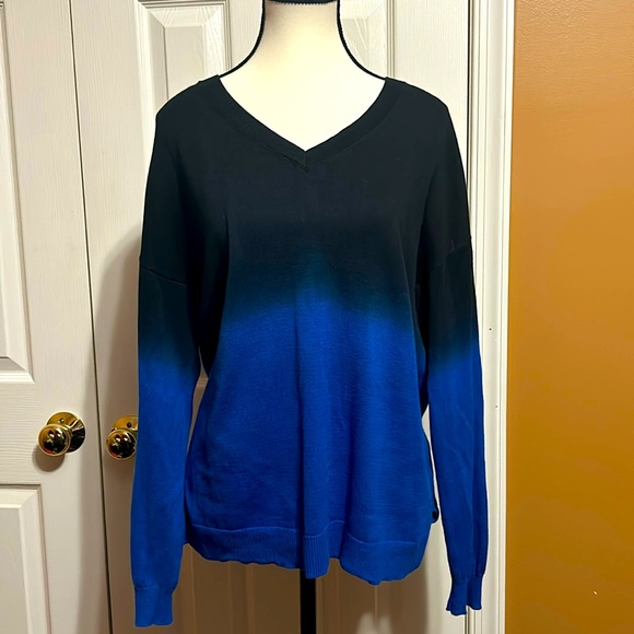 Rock & Republic Tops - Rock & Republic Women’s Long Sleeve Sweatshirt W/ Criss-Cross Design, Size L